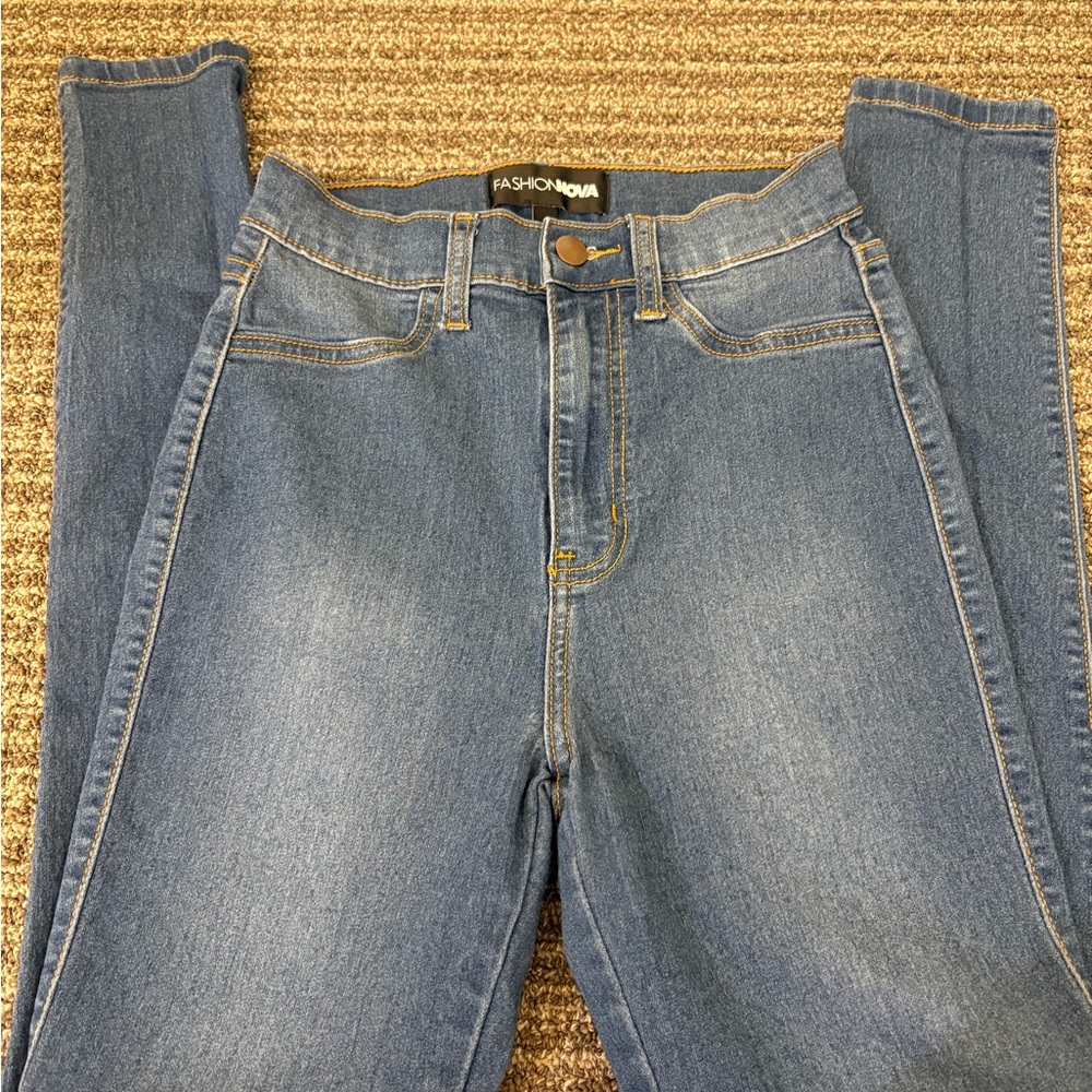 Fashion Nova High Rise Jeans size 5